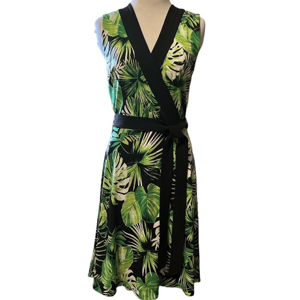 2 dresses in one, Totally reversible 2 very different looks White House Black Mk